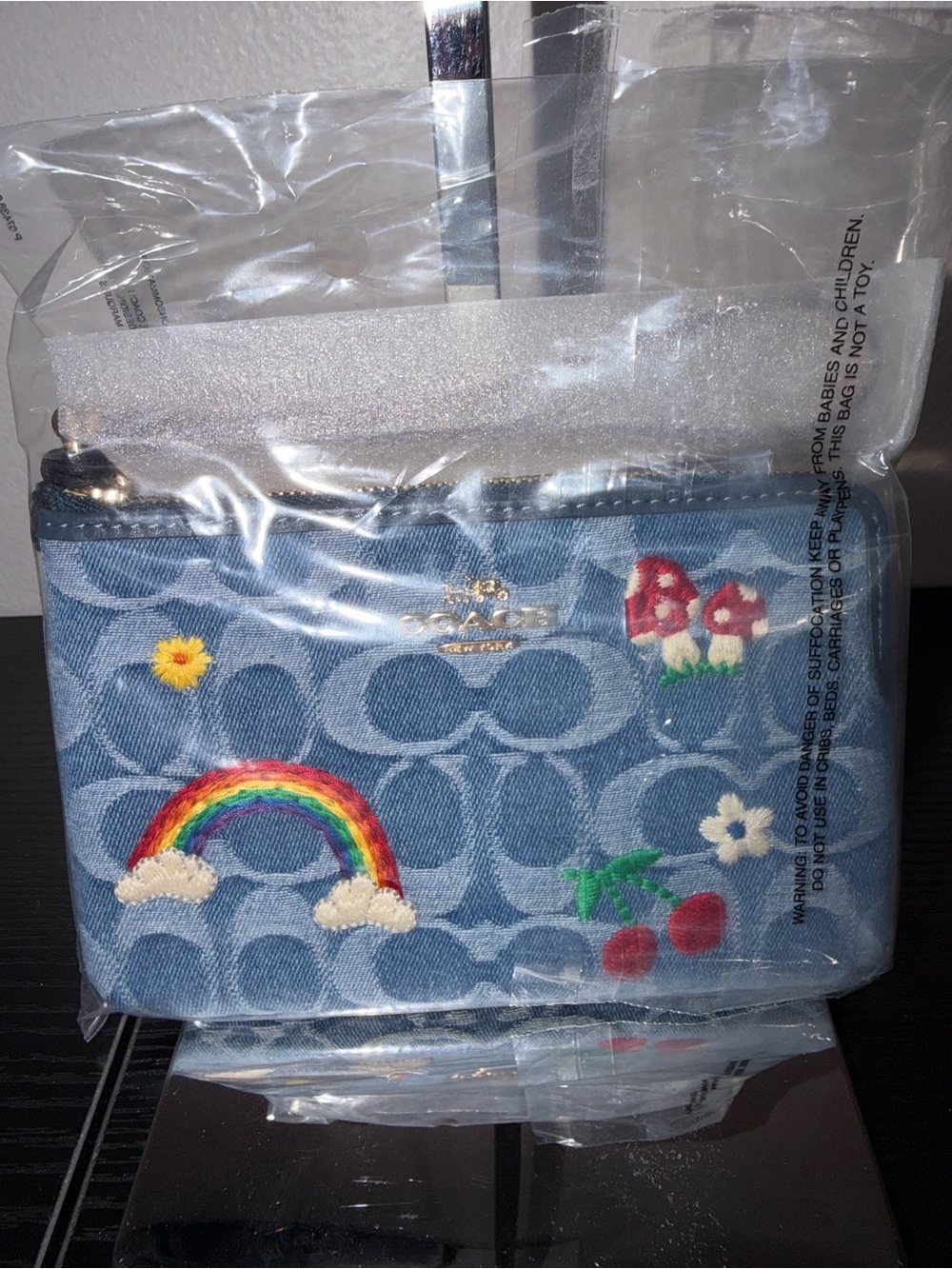 Coach Corner Zip Wristlet Signature Embroidery Denim NWT Gold Indigo Multi